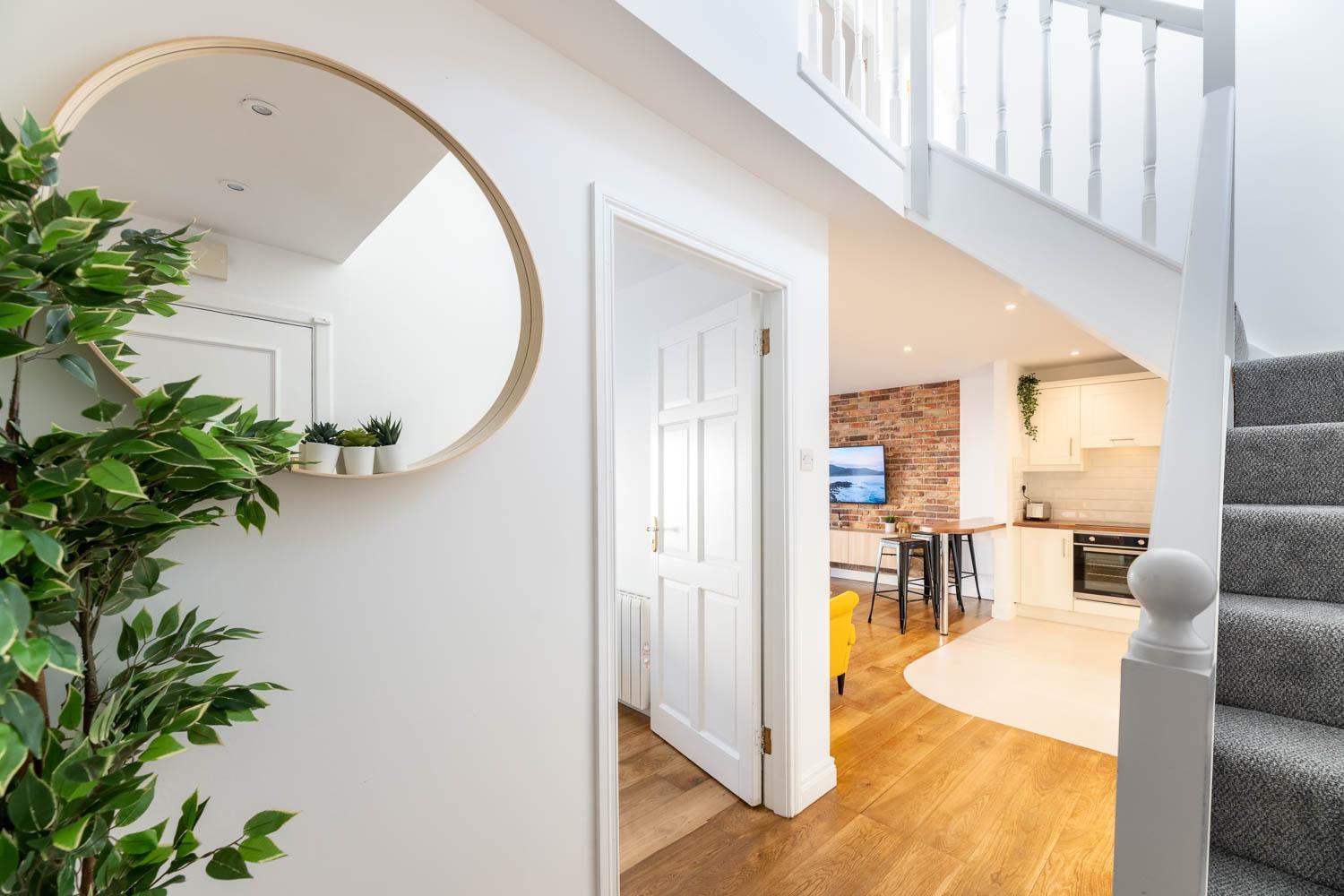 Modern Canal View Home, In City Centre, Sleeps 8 Galway Exterior foto